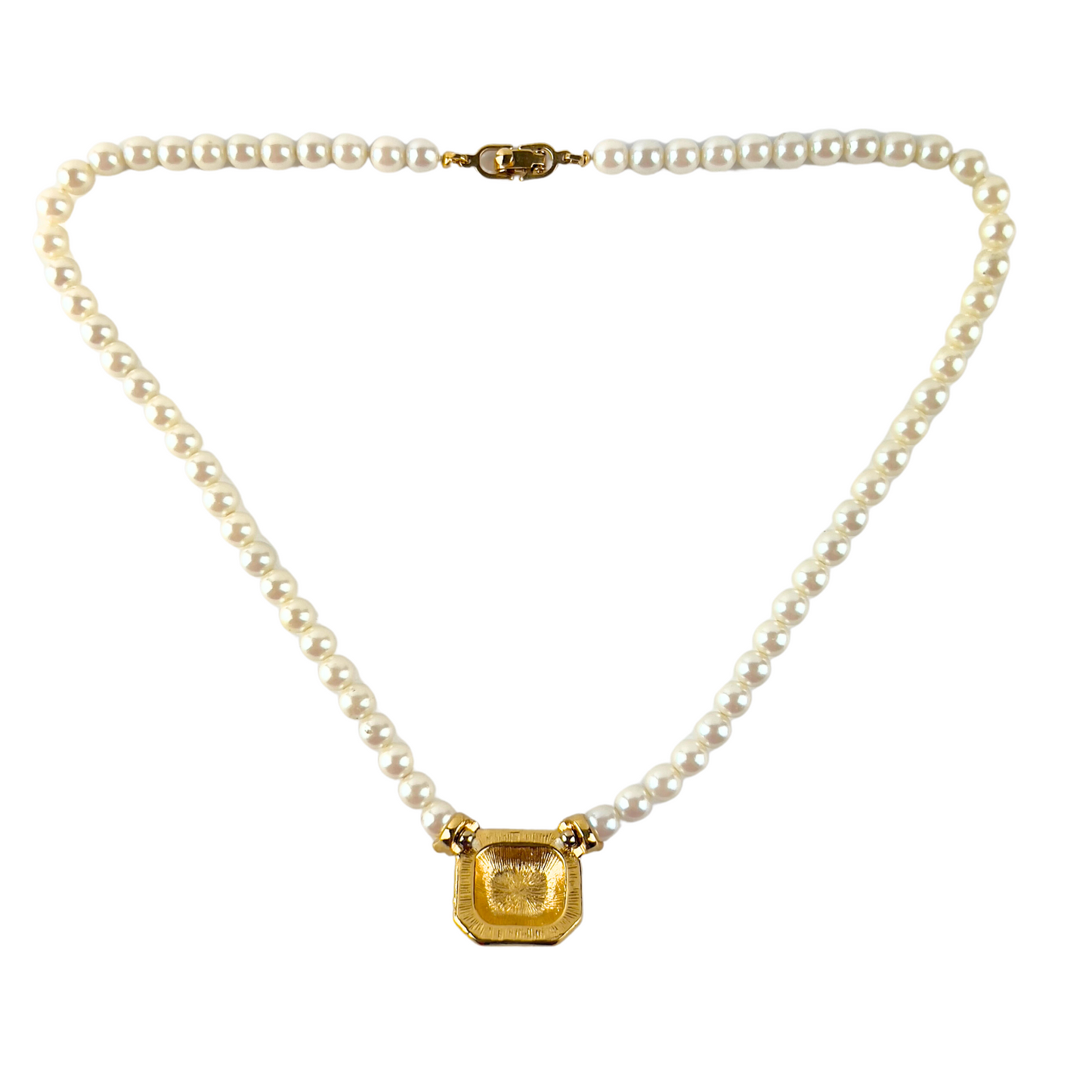 Pearl Choker with Pendant