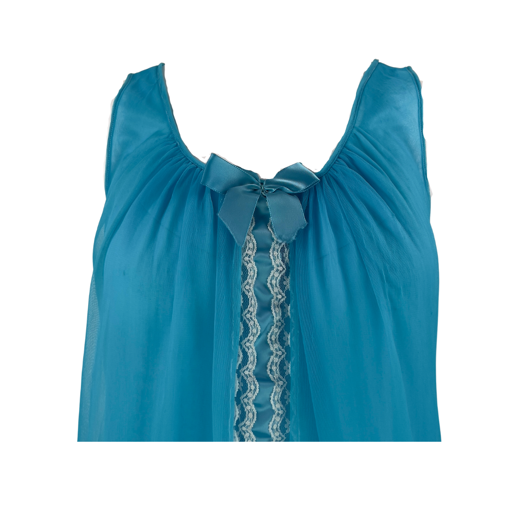 Sleeveless Short Blue Nightgown with Lace down Front and on Hem